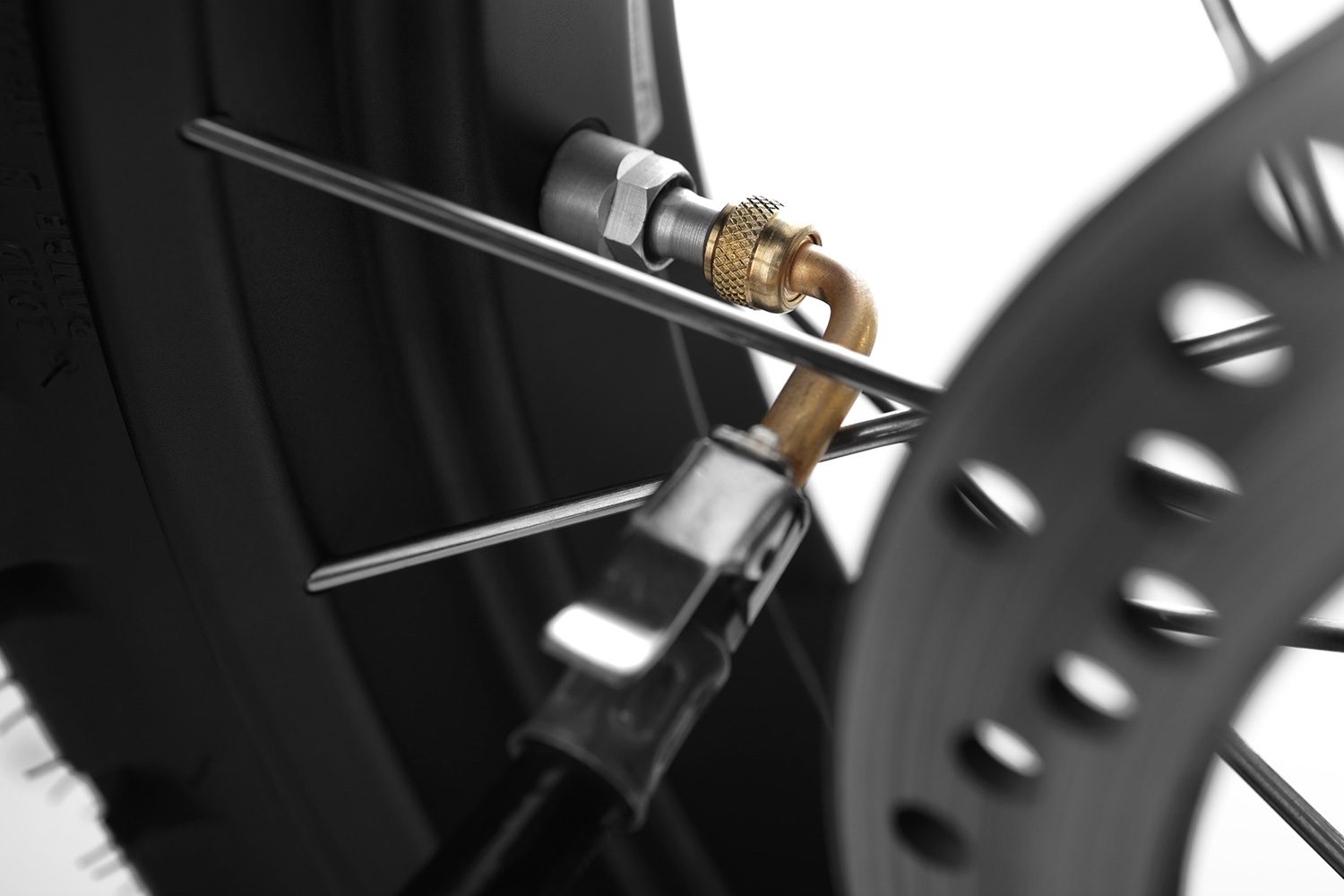 20010-000_02_1500_blank