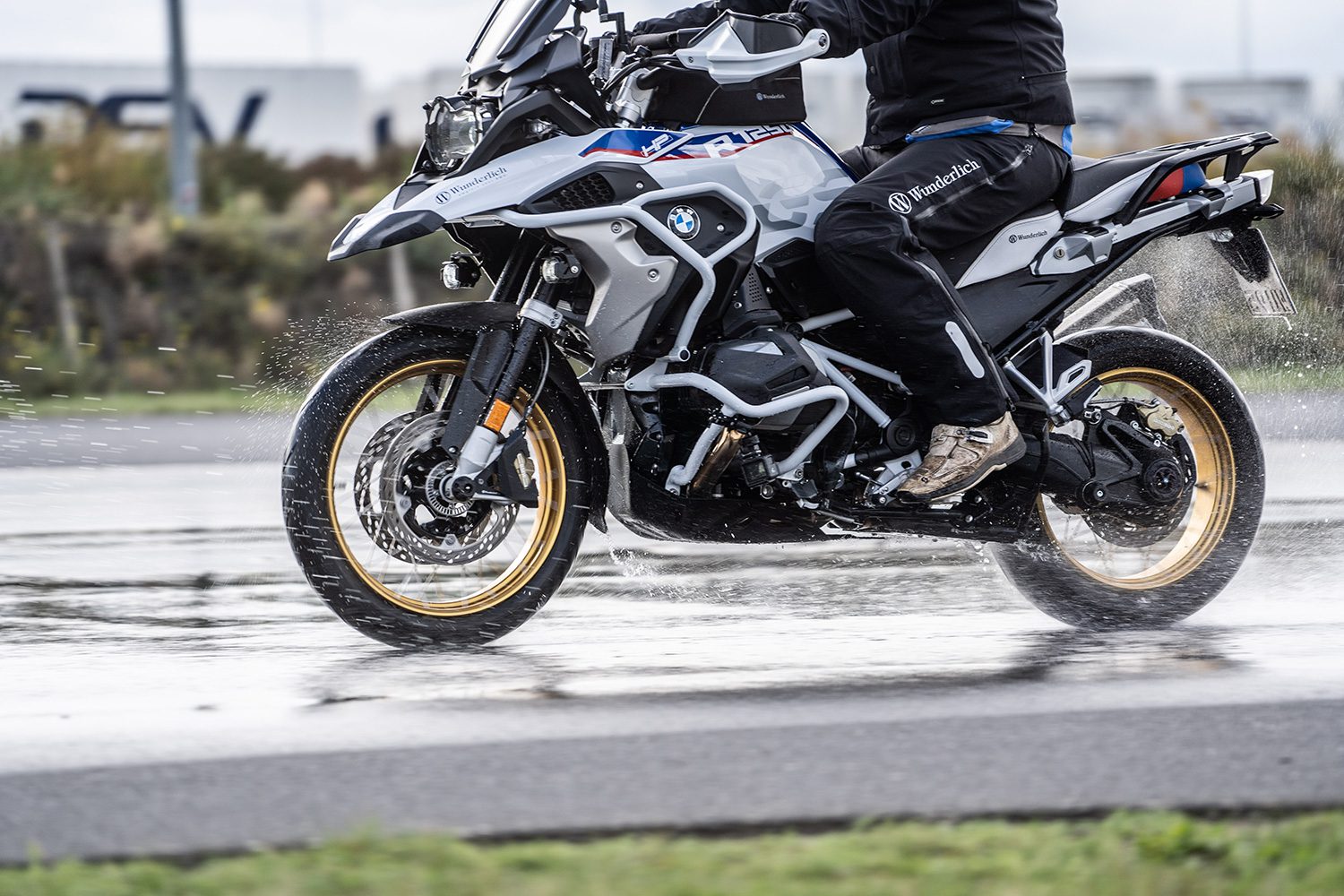 27830-100_07_1500_blank