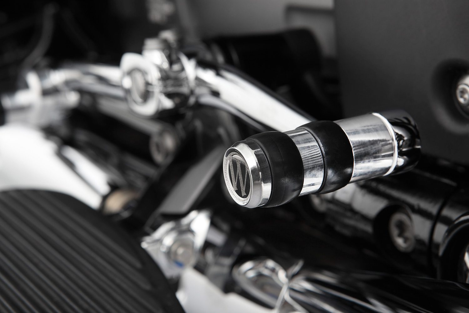 18200-210_02_1500_blank