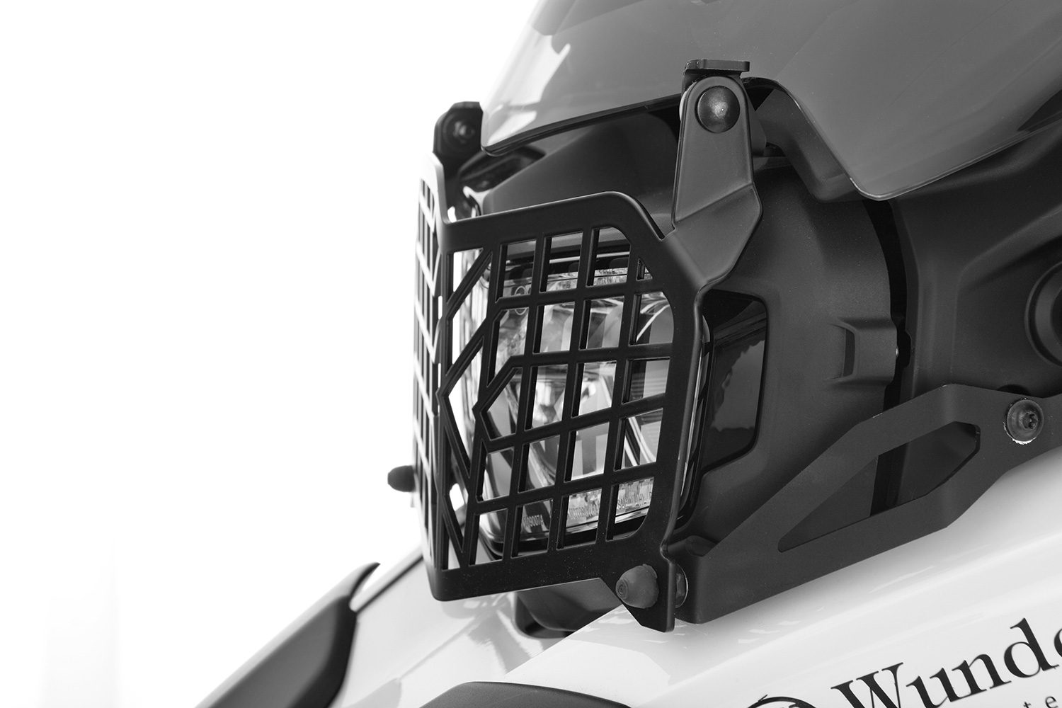 25851-002_04_1500_blank-1