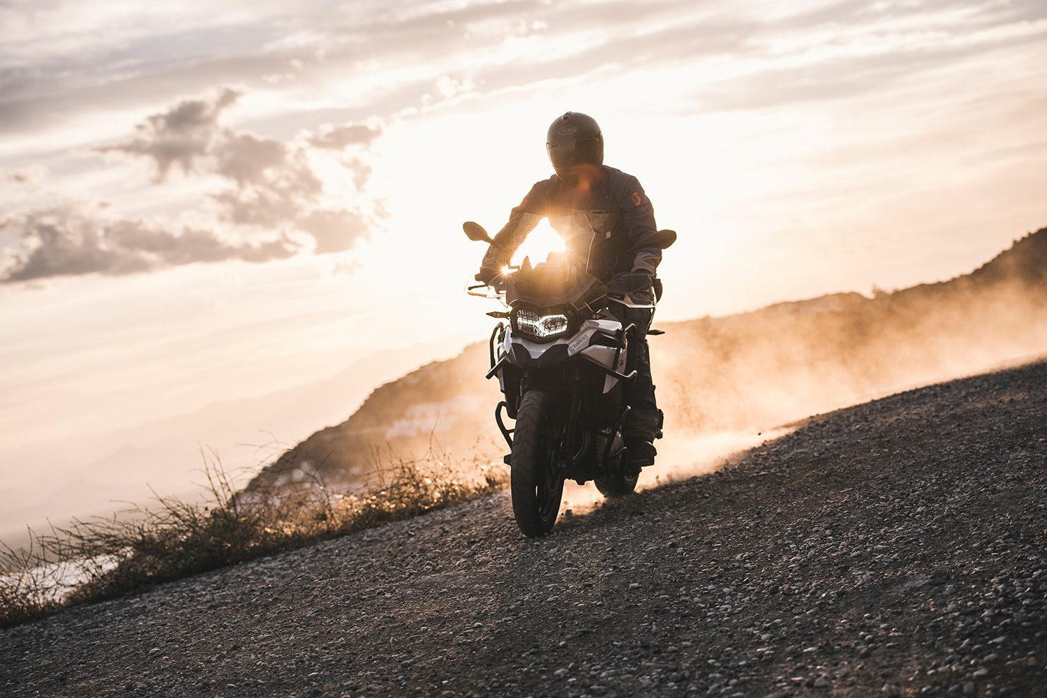 25851-002_06_1500_blank-1