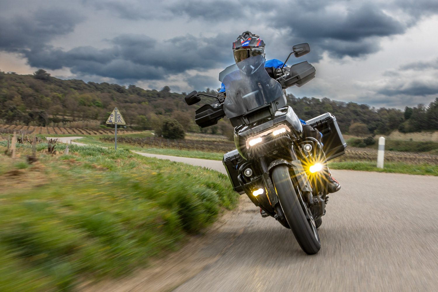 901xx-xxx_04_1500_blank.jpg_(5)