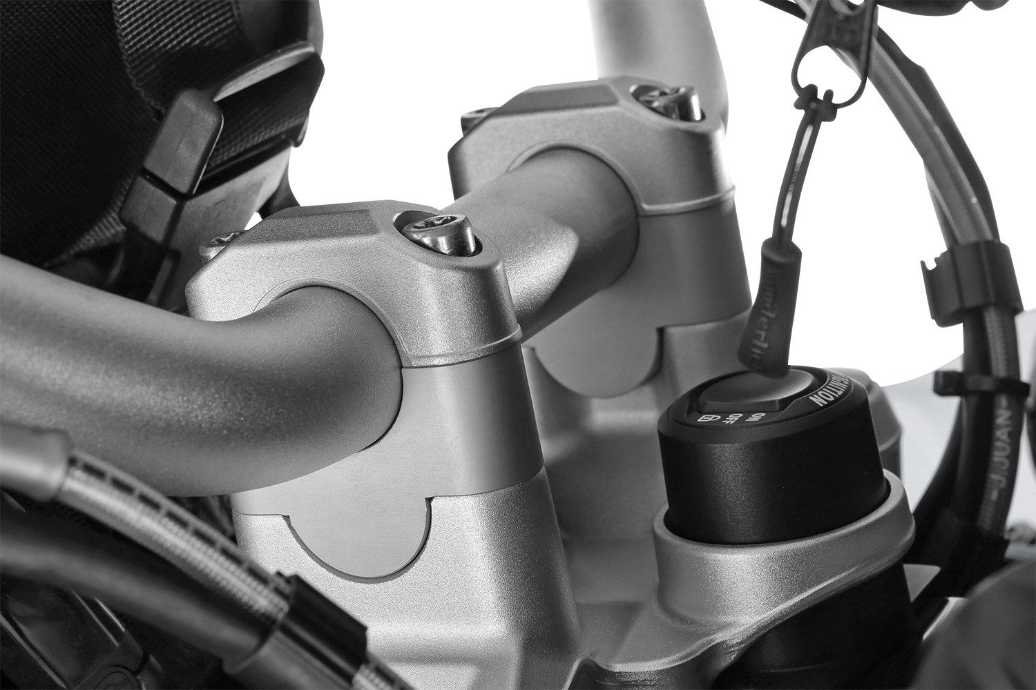 41970-011_01_1500_blank