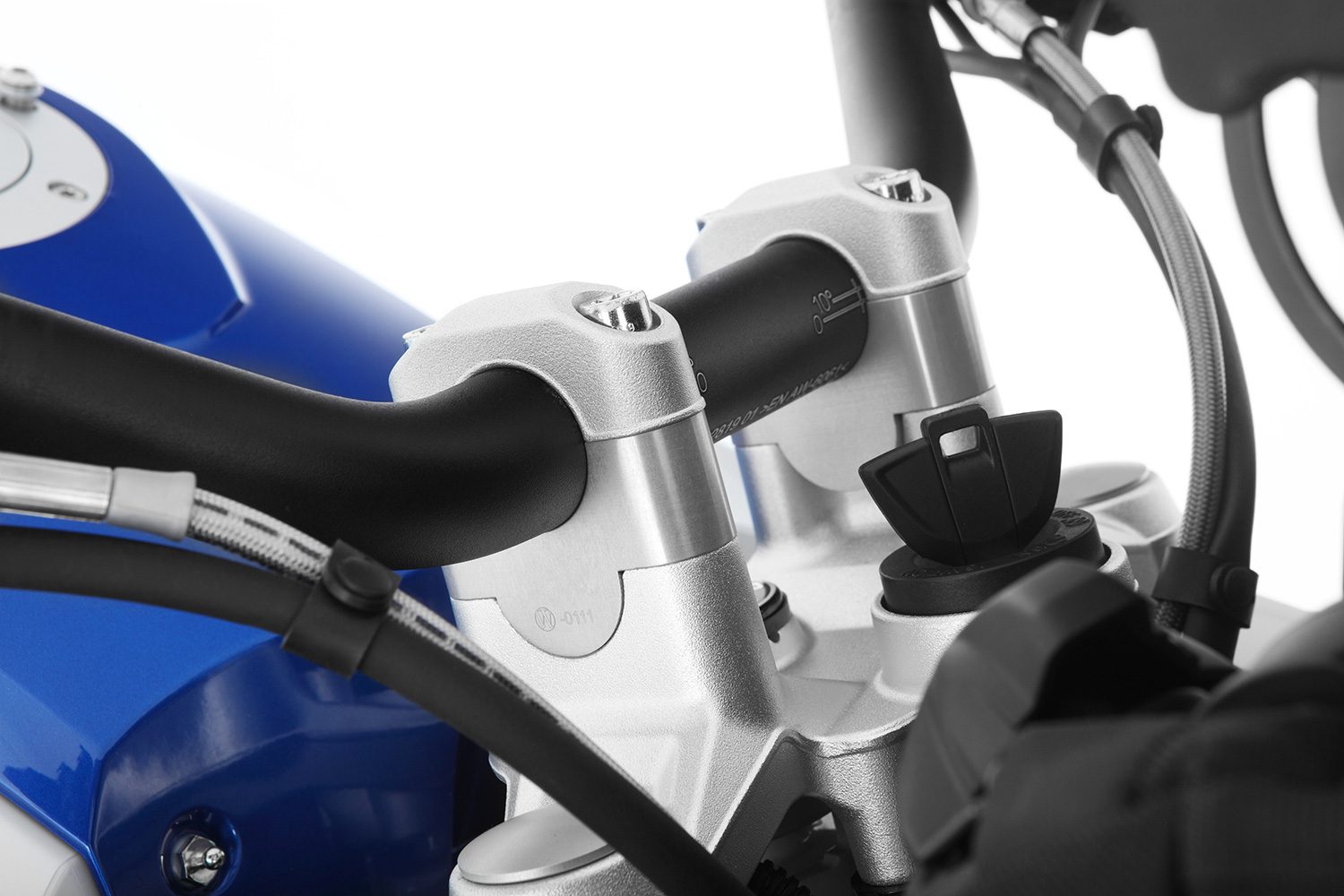 41970-011_02_1500_blank