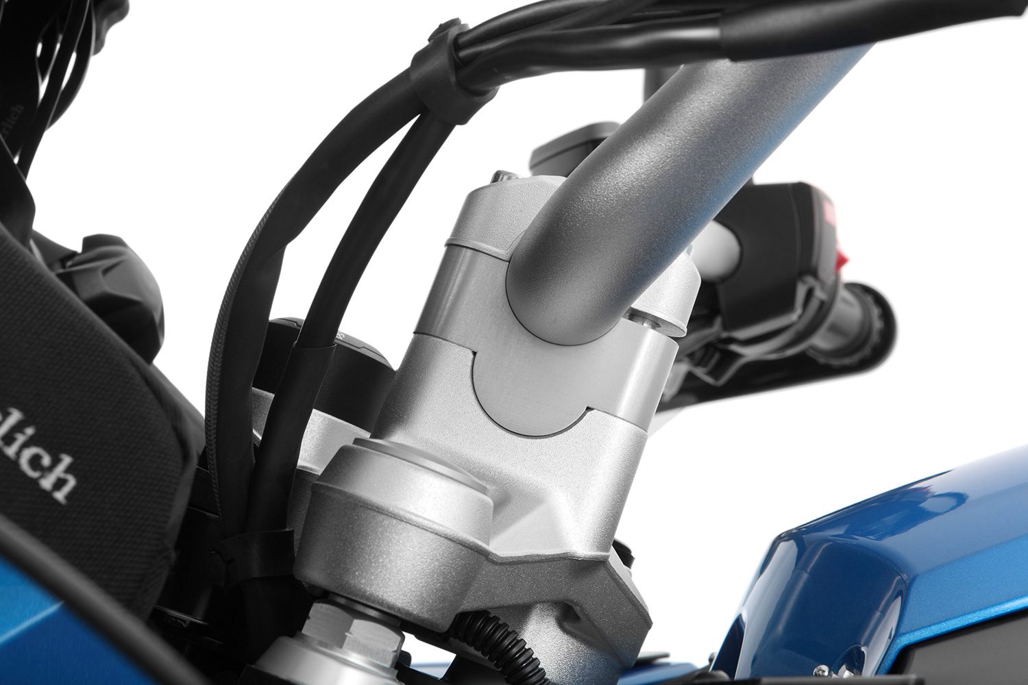 41970-011_04_1500_blank