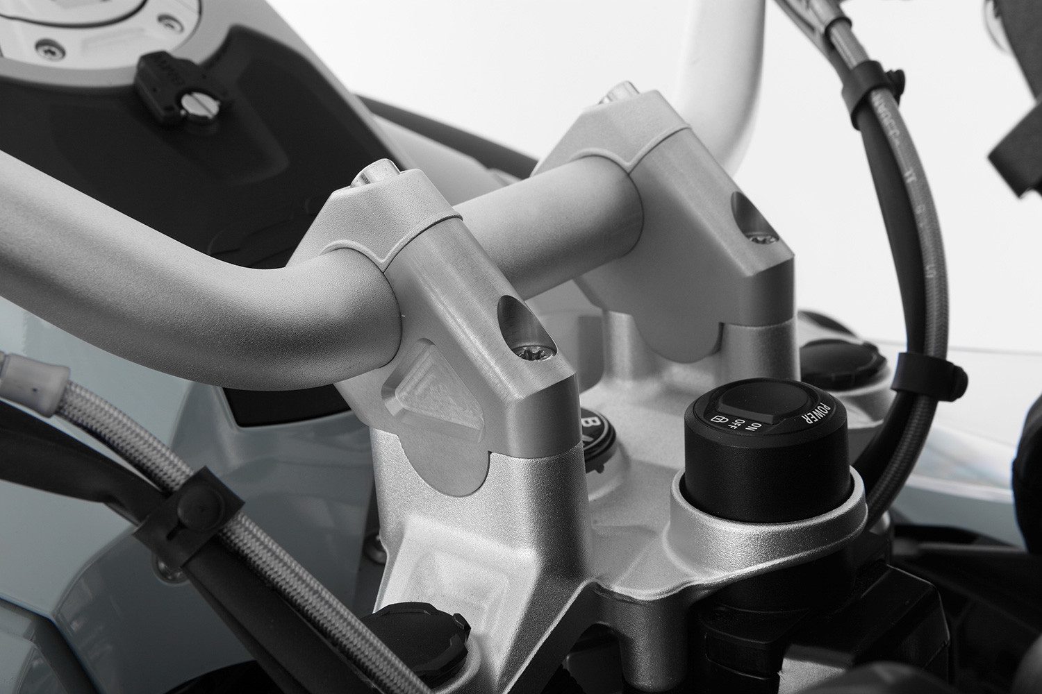 41970-111_01_1500_blank