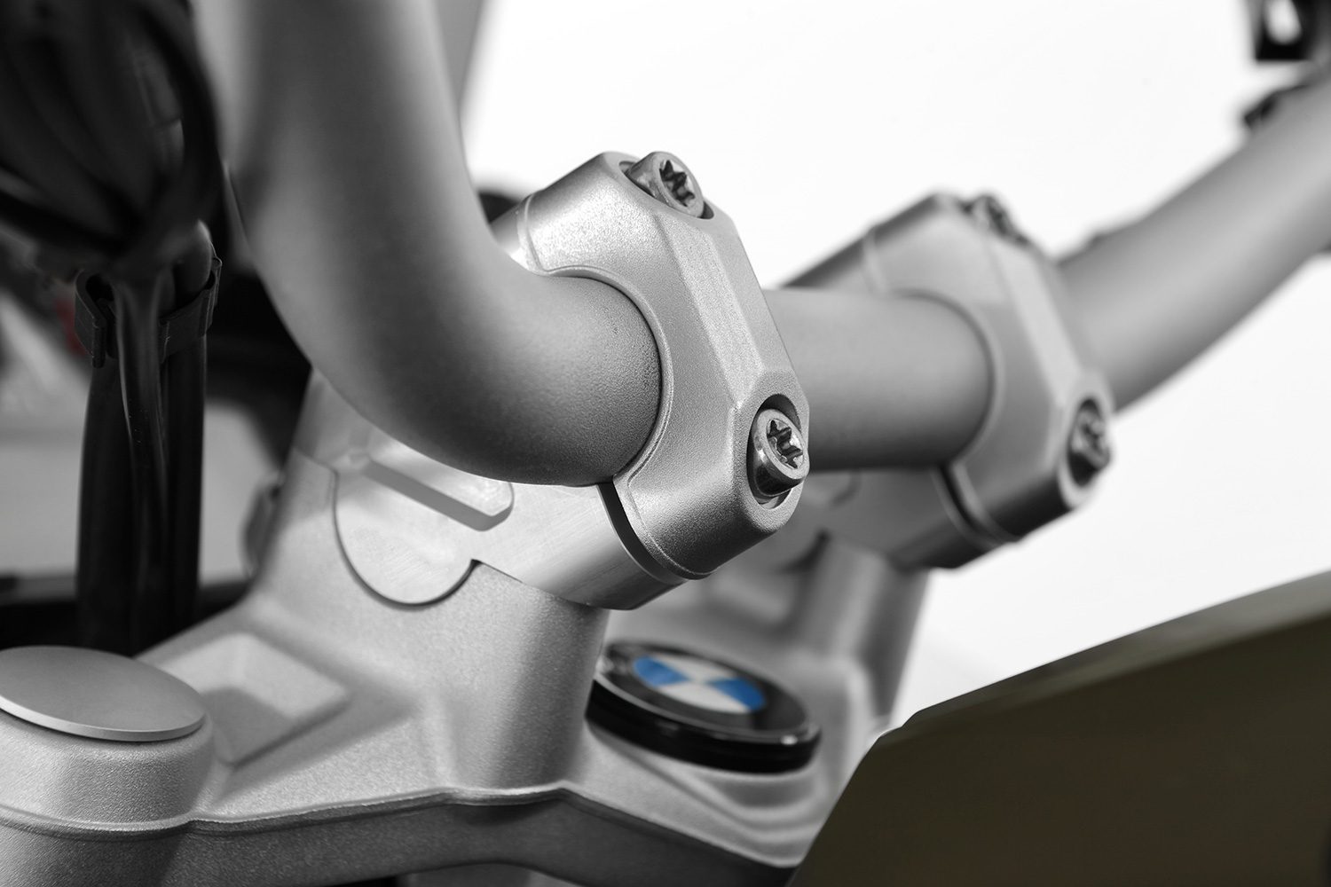 41970-111_08_1500_blank