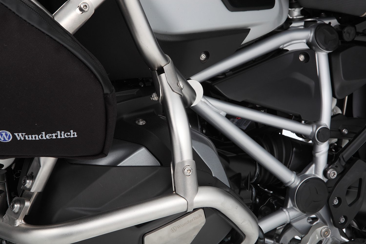 41873-210_03_1500_blank