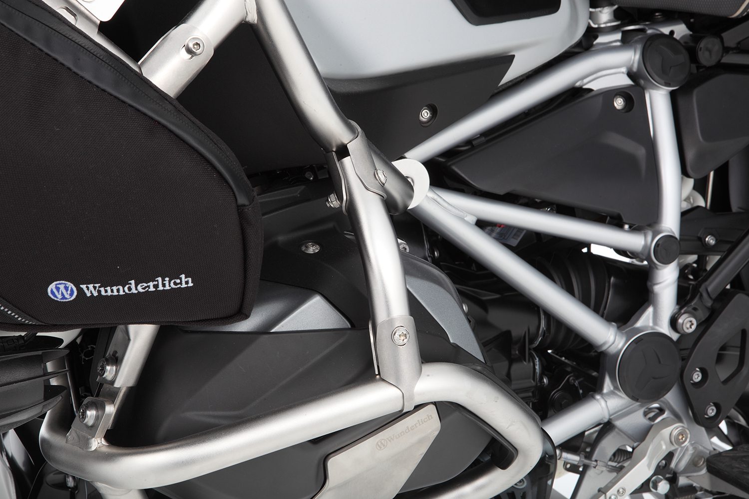 41873-210_04_1500_blank